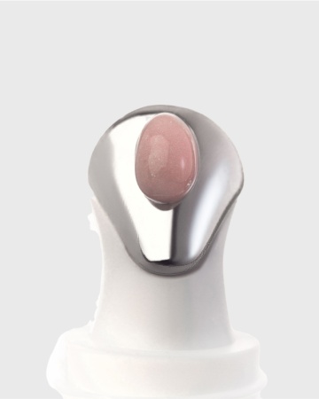 Бальзам для губ Glossy Lip Treatment 1