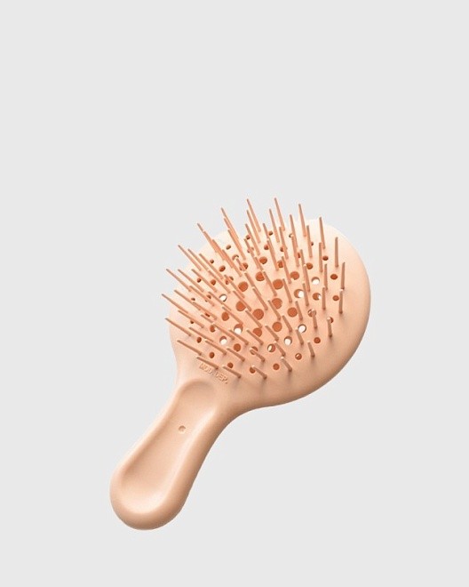 "щетка для волос пластиковая"