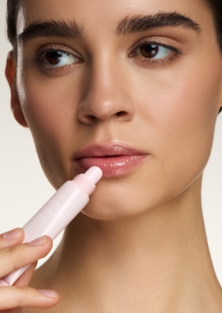 TOTAL REPAIR LIP BALM 02 PASTRY PHOTO